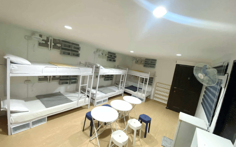6人部屋 6人部屋